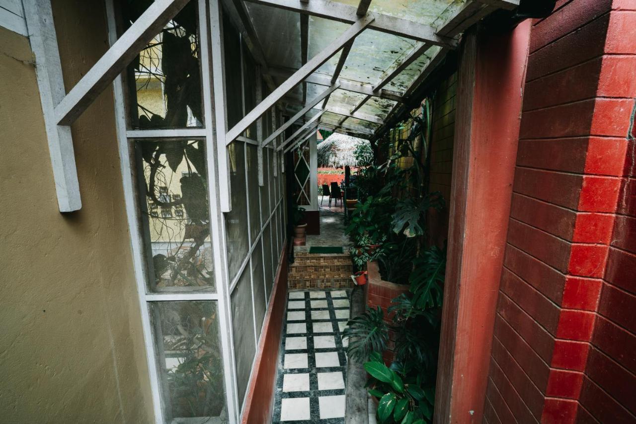Rock Cliff Home Stayシロン エクステリア 写真